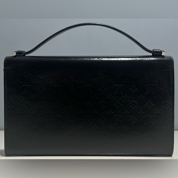 Louis Vuitton Monogram Anouchka Pochette - Picture 2 of 16